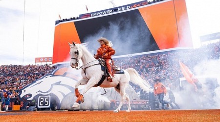 Denver Broncos - Cleveland HALF PRICE